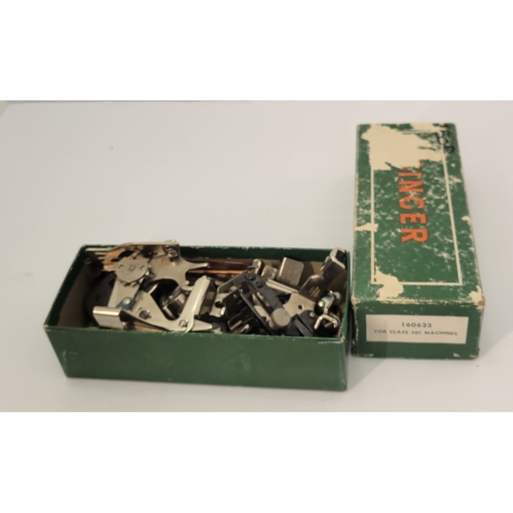 Vintage Singer 160623 Class 301 Sewing Machine Attachments Feet Bobbins Lot